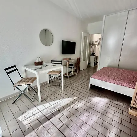 Sur Le Port De - A 2min Des Plages, Clim & Balcon Hyères